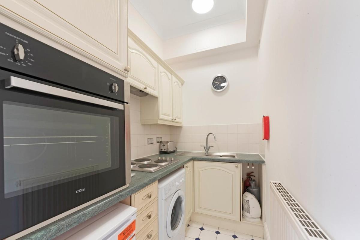 Exclusive Mayfair Sleeps 4 People *